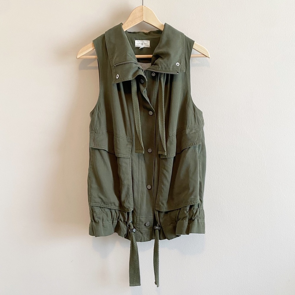 Lou & Grey Women’s Utility lightweight Olive Green Spring Vest XS